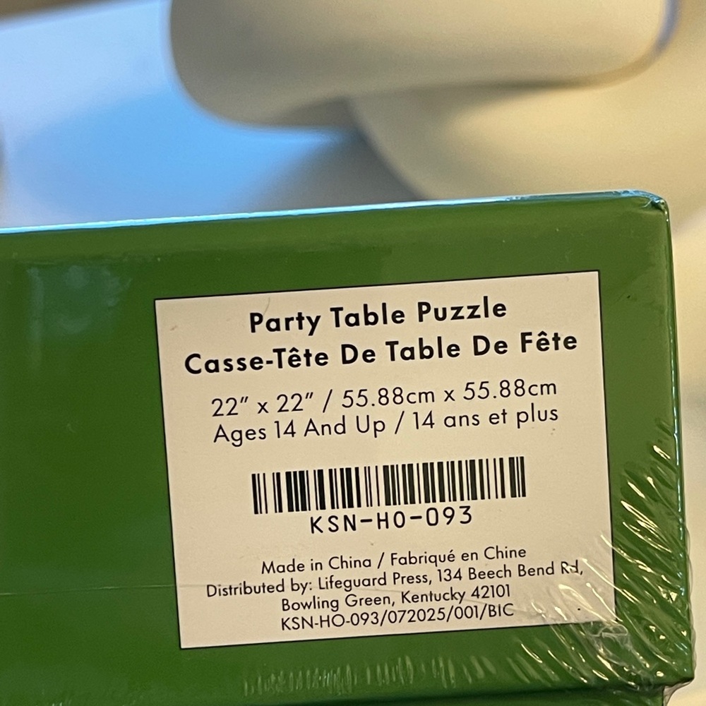 Kate Spade Green Party Table Puzzle - Picture 7 of 8